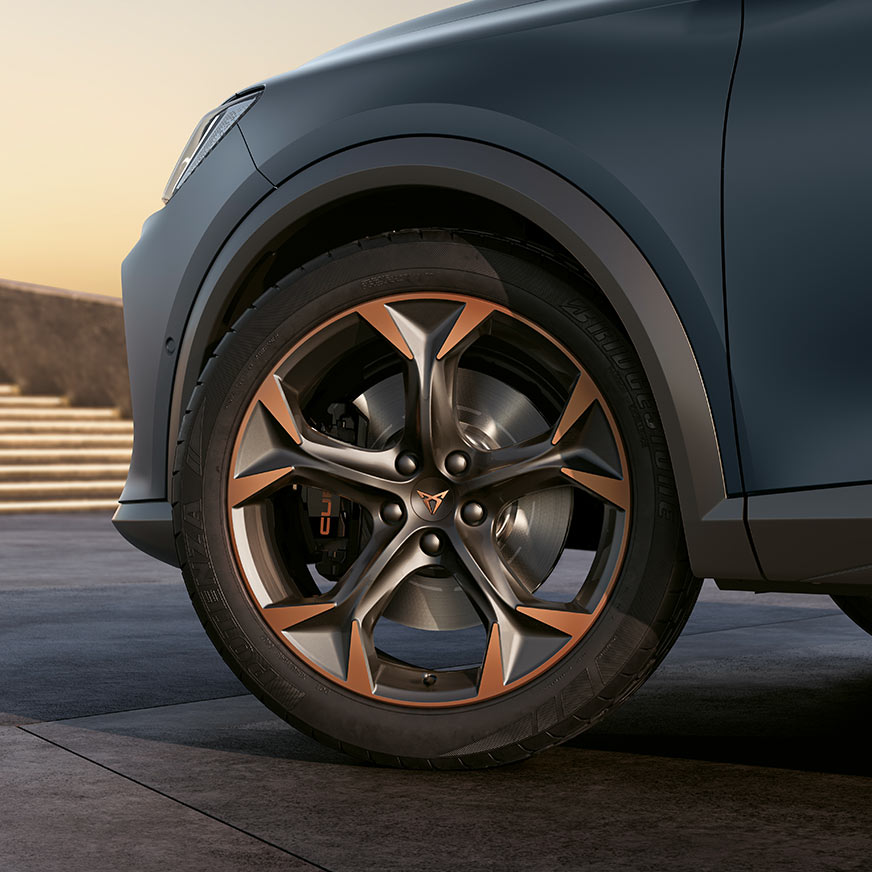 new cupra formentor wheel rims with exclusive 38 19-inch machined alloy wheels in sport black and copper
