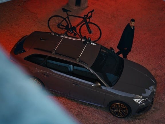 CUPRA León SP roof with bike rack car accessory.