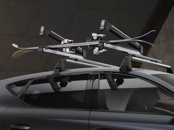 CUPRA León 5D with extendable ski rack car accessory. 