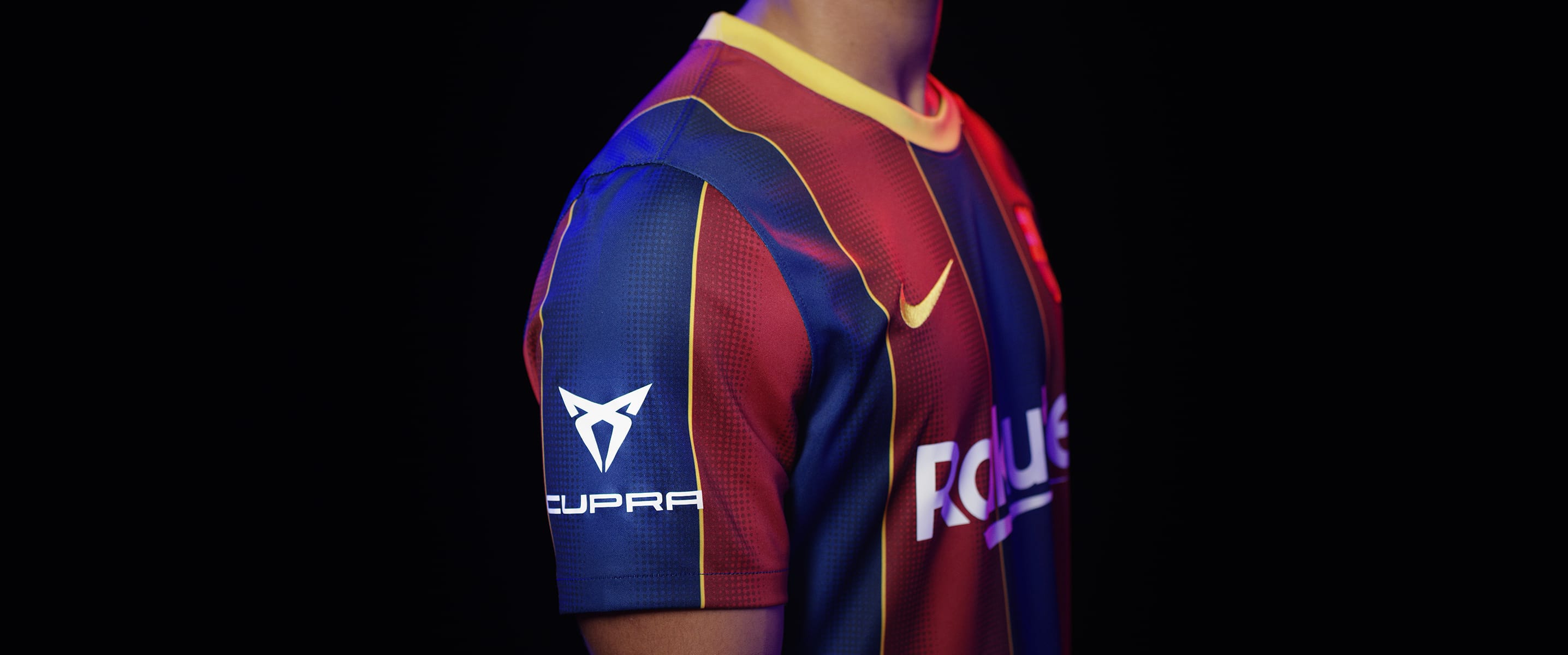 Φανέλα της FC Barcelona με το logo CUPRA στο Joan Gamper Trophy