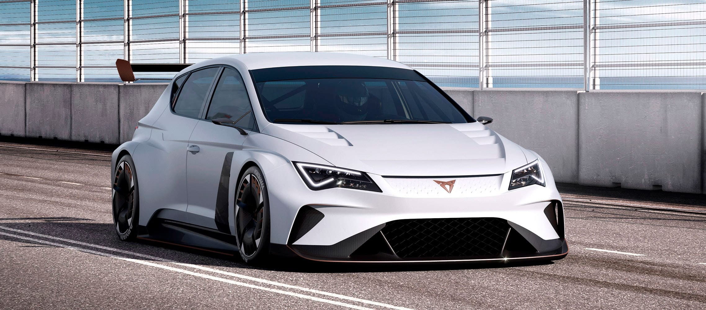 Το CUPRA e-Racer στο δρόμο.